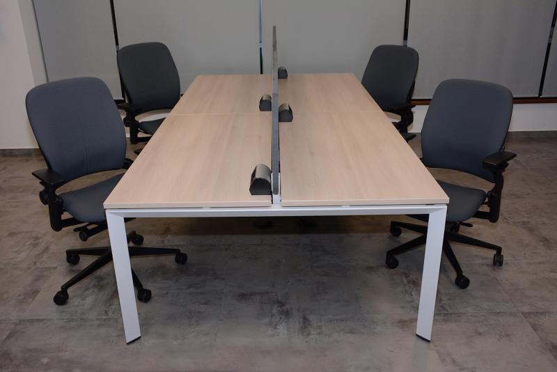 Steelcase Prémium íróasztal - 4 db asztal alkot egy csoportot - Új állapotú - DSC_0442.JPG