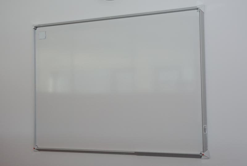 White Board tábla - 180x122 cm (szürke sarokkal)