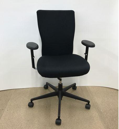 Vitra T-chair forgószék - fekete színben