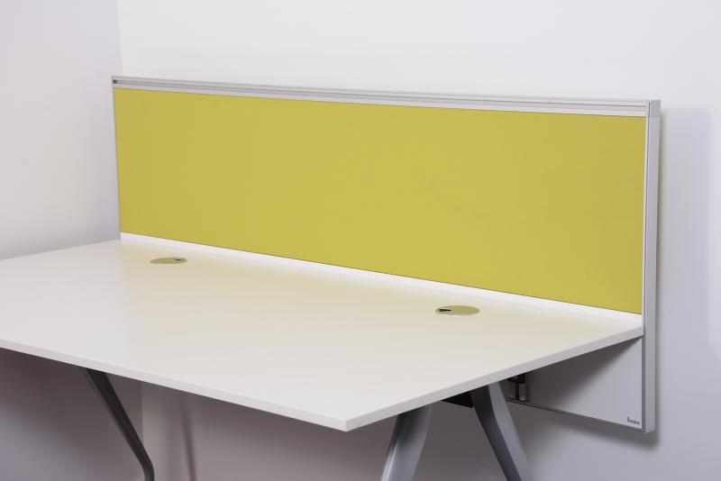 BENE prémium fehér íróasztal 160 x 80 cm-es méretben szürke lábbal - DSC_0252.JPG