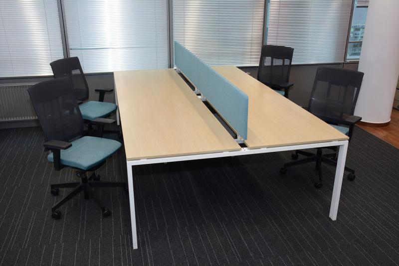 MDD tölgy színű csoportos íróasztal 6 asztallal -