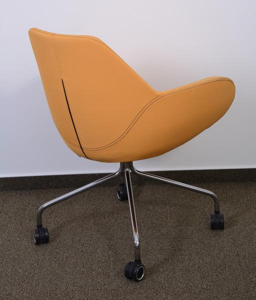 Profim fotel - narancs színben görgős lábbal - DSC_0047.jpg