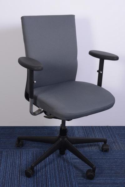 Vitra T-chair forgószék - szürke színben