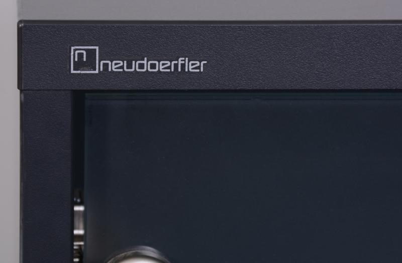 Neudörfler üvegajtós multimédiás szekrény - DSC_0175.JPG