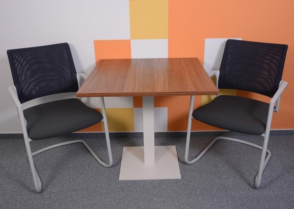 Dió színű tárgyaló asztal - 4 főre 80 x 80 cm
