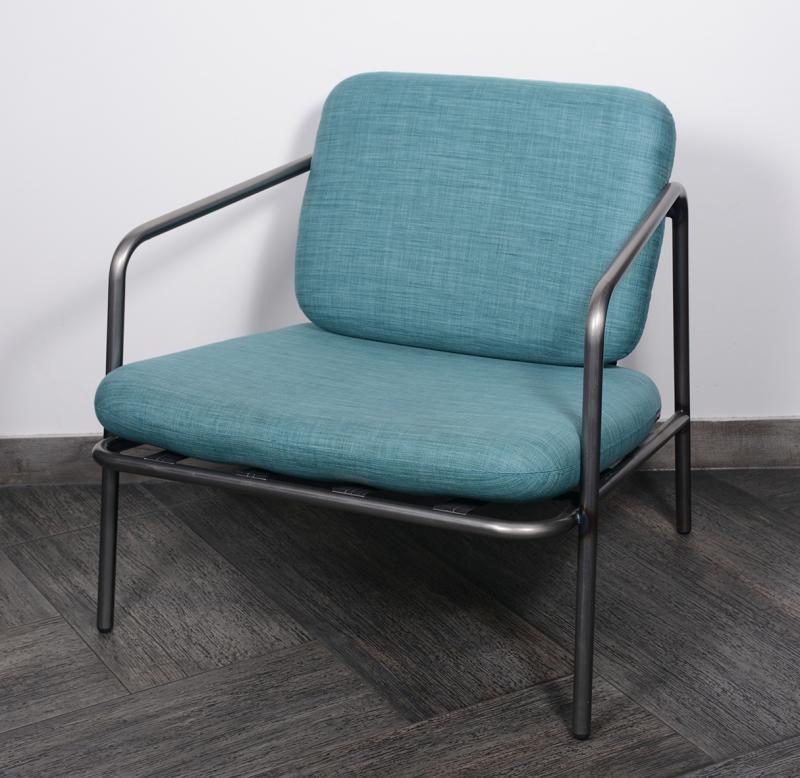 Vitra fotel kék színben, fém vázzal - DSC_0223.JPG