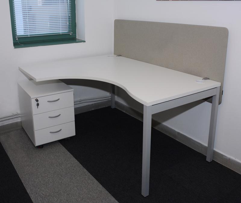 Fehér L-alakú íróasztal