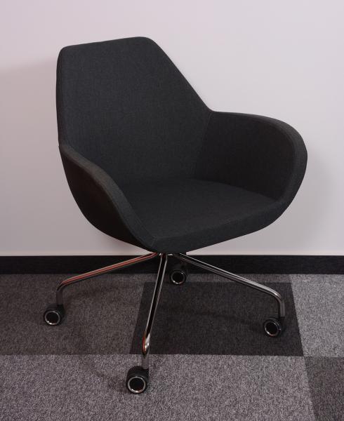 Profim fekete, gurulós tárgyaló szék