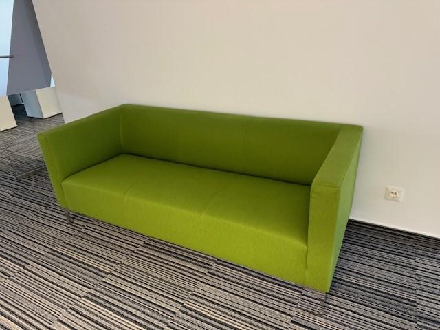 Zöld színű 2-személyes kanapé